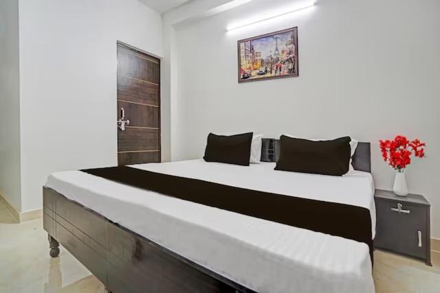 Rooftop Castle Otel Noida Dış mekan fotoğraf