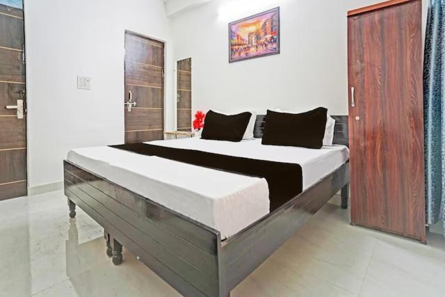 Rooftop Castle Otel Noida Dış mekan fotoğraf